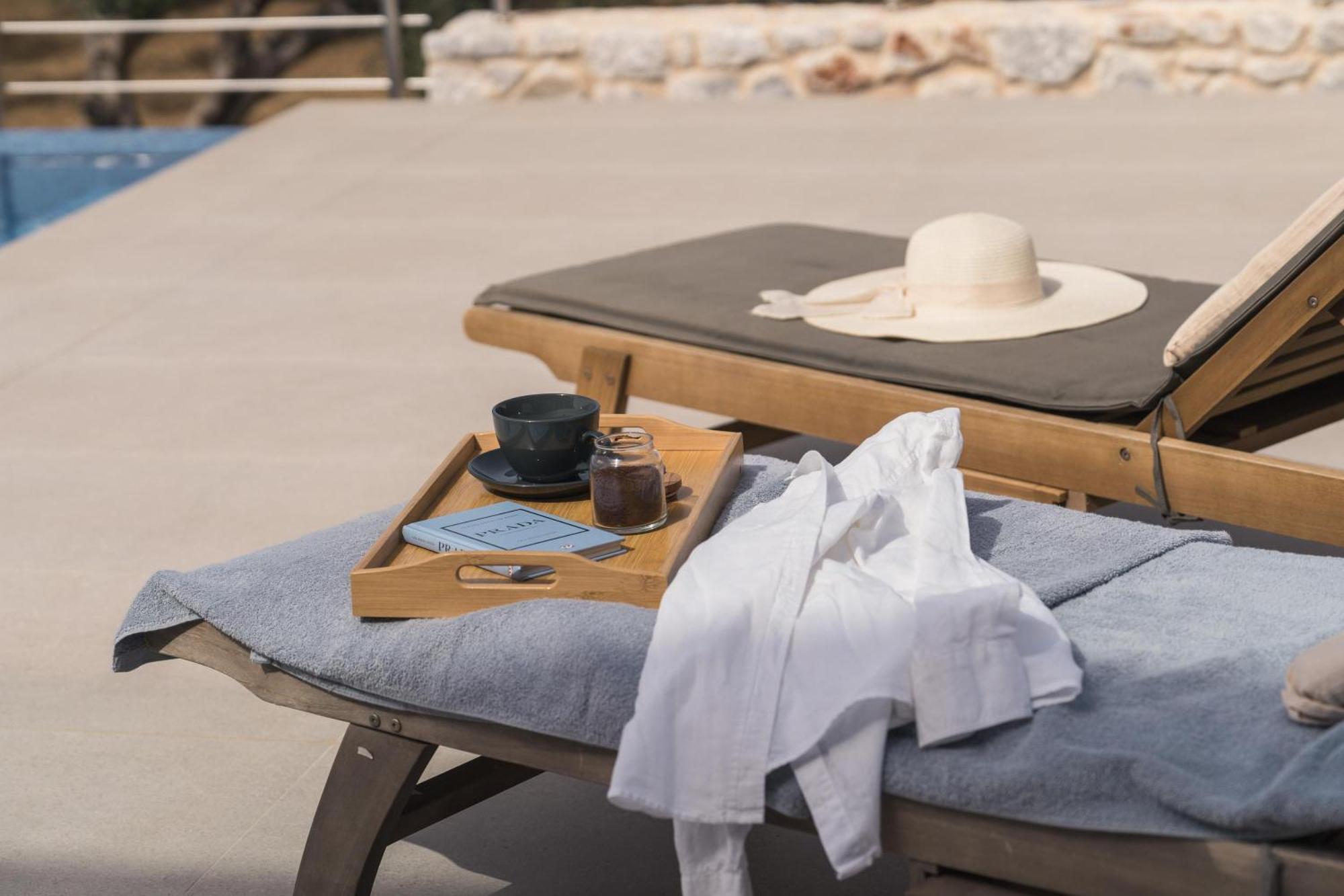 Oinolithos Luxury Villas 칼라마키 외부 사진